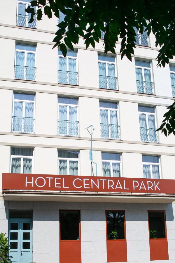 Hotel Central Park ปอดเยบราดิ ภายนอก รูปภาพ